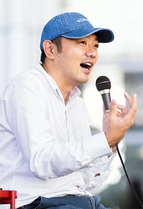 佐渡島 庸平 氏